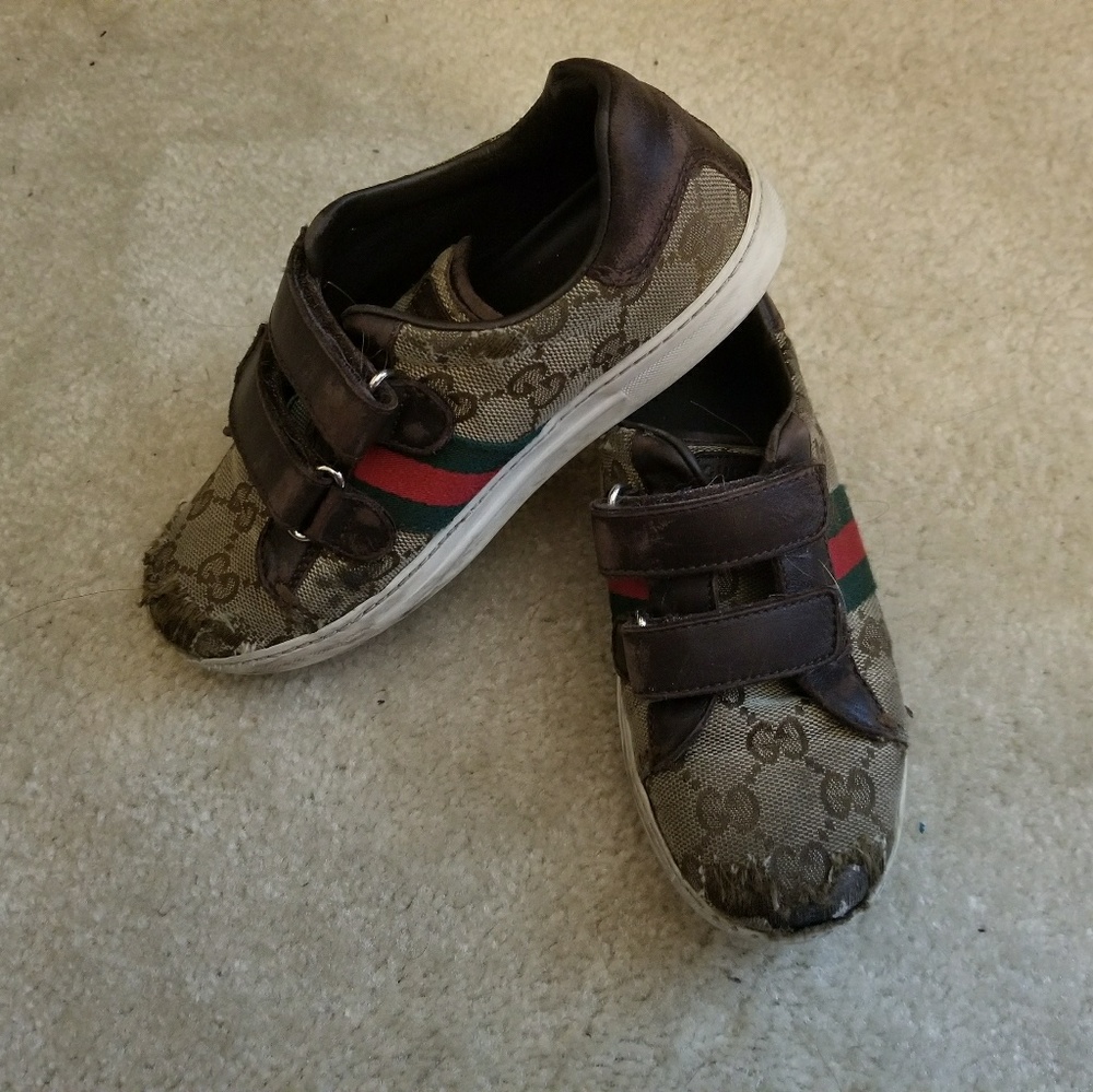 100% authentic Gucci boy sneakers size 30
